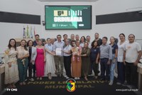 5ª SESSÃO ORDINÁRIA: PROJETOS APROVADOS E HOMENAGEM À EDUCAÇÃO
