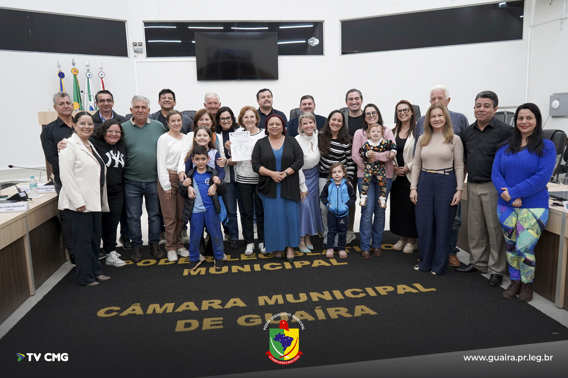 CÂMARA DELIBERA MATÉRIAS E APRESENTA HOMENAGEM A LAURA VANIN