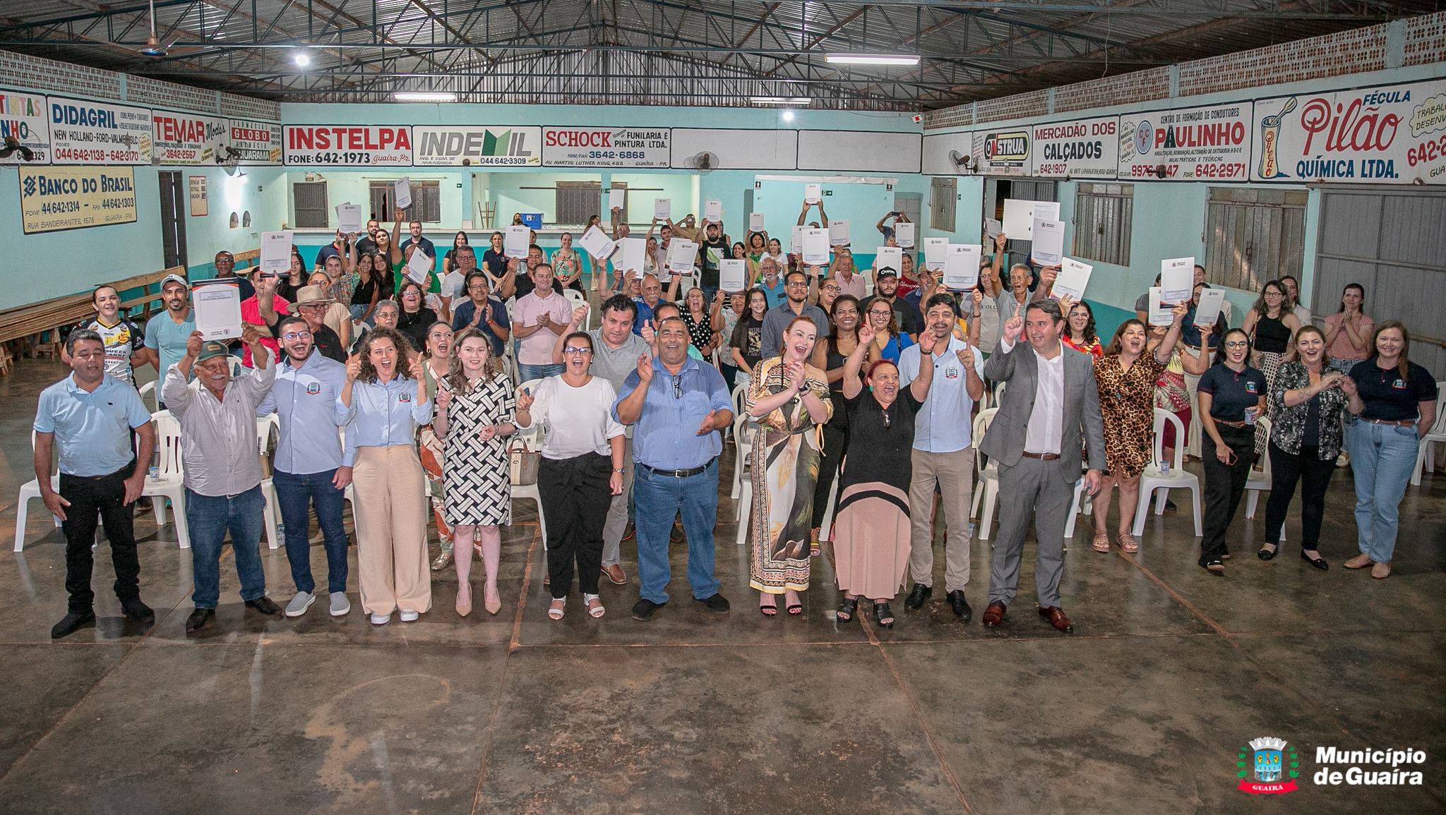 SONHOS REALIZADOS: FAMÍLIAS DO CRUZEIRINHO CONQUISTAM TÍTULOS DE REGULARIZAÇÃO FUNDIÁRIA
